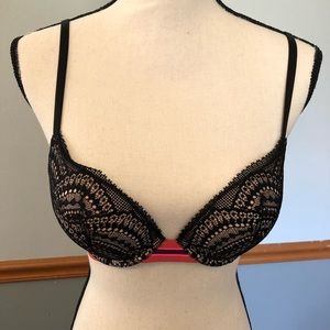 Victoria’s Secret Bra 32C